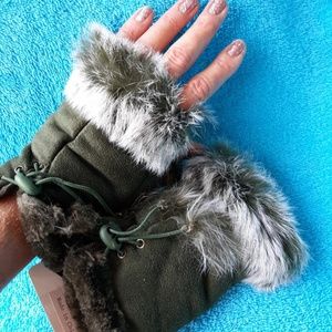 Hunter Green Fingerless Gloves